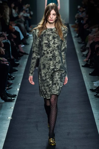 Look 27